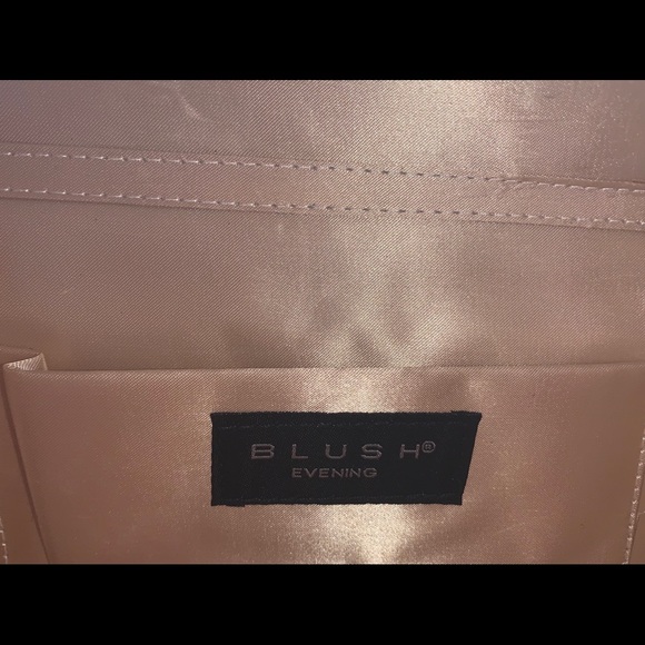 Golden Clutch Purse - Picture 2 of 4